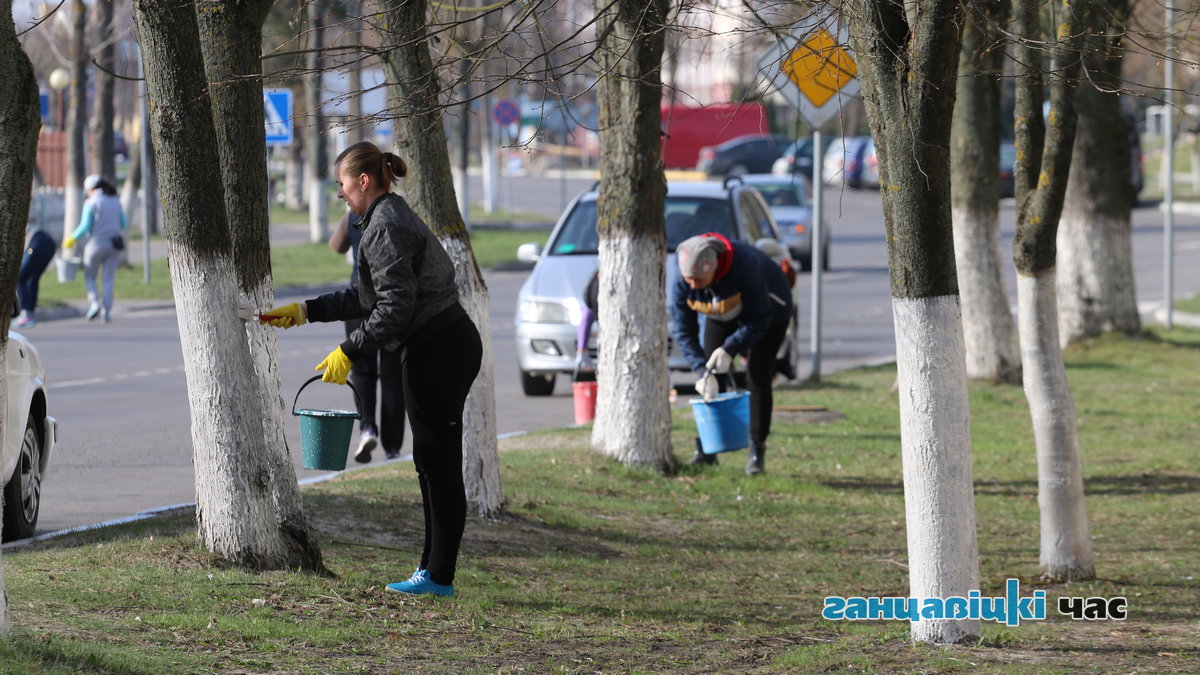Субботник в Ганцевичах начался в четверг.