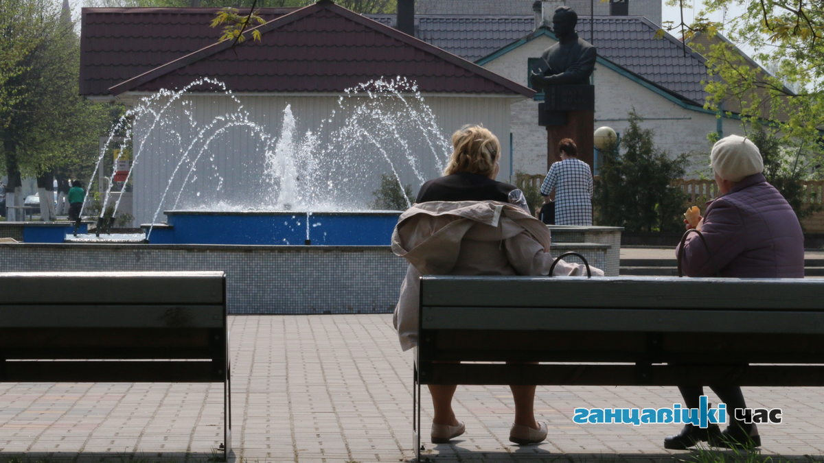 В Ганцевичах обновили фонтан у кинотеатра «Маладосць».