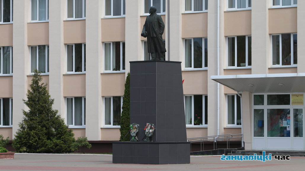 Министерство природы и церковь против искусственных цветов.