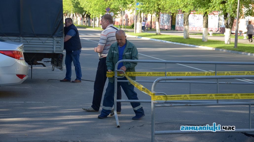 На главной улице Ганцевичей провалился асфальт, 31 мая 2019 года