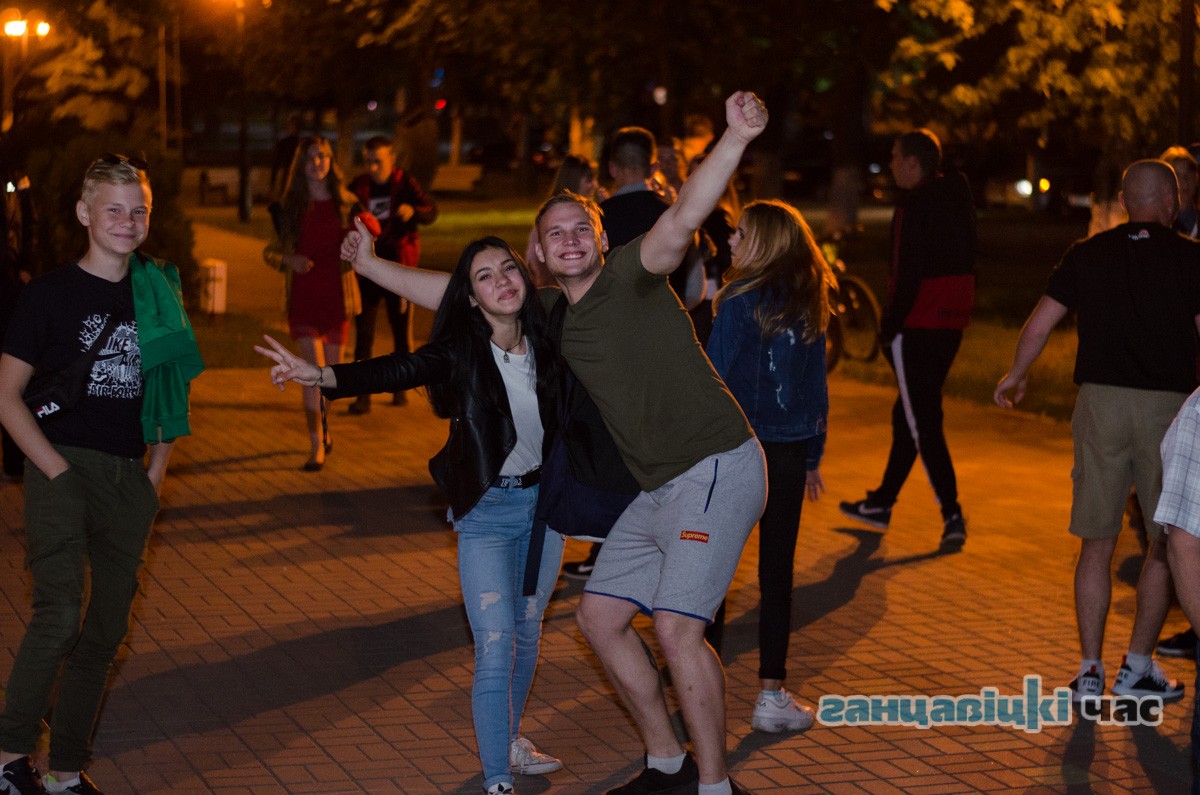 Ретро-дискотека у фонтана в Ганцевичах, 1 июня 2019 года