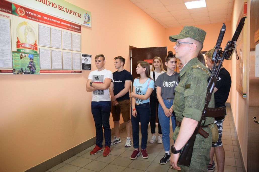 Учащиеся ГУО «Круговичский ясли-сад – средняя школа» посетили место дислокации одной из воинских частей в г. Барановичи.