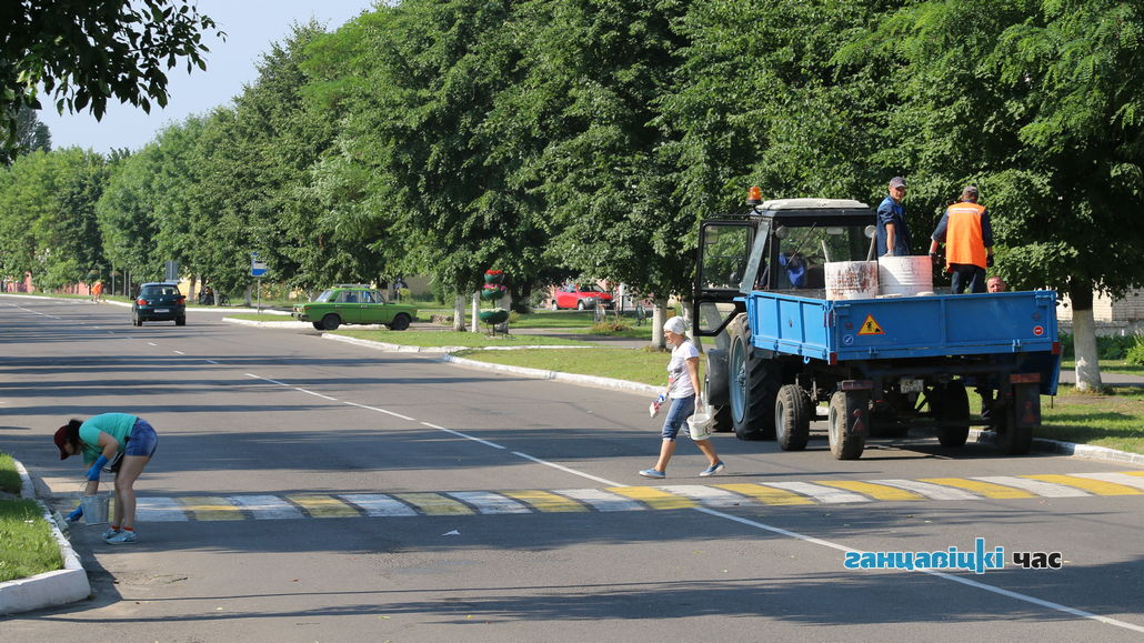 Центральную улицу в Ганцевичах готовят к Дню Независимости