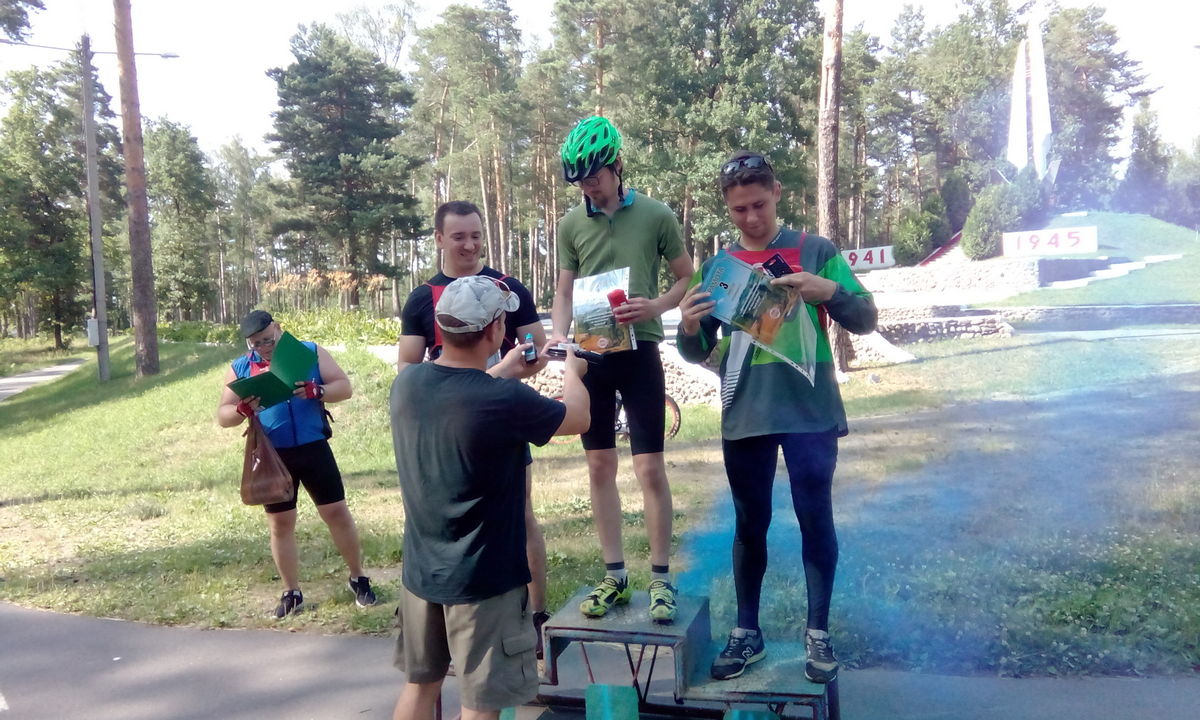 Семейная чета покорила трассу в урочище Горки в Ганцевичах