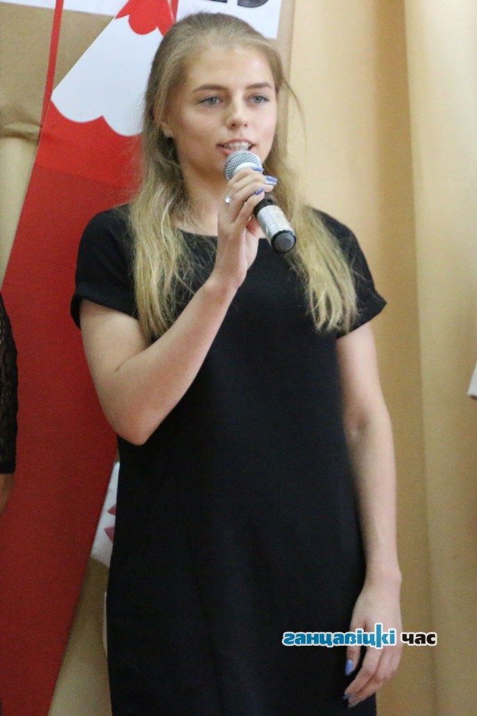 Кохнович Юлия Юрьевна, окончила БГУ им А.С. Пушкина (г. Брест). Работает тренером-преподавателем по легкой атлетике в ДЮСШ г. Ганцевичи.