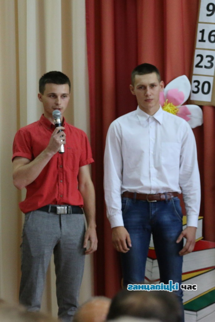Иванисеня Сергей Иванович, преподаватель специальных дисциплин и Крысюк Денис Сергеевич, мастер производственного обучения в Ганцевичском лицее с/х производства.
