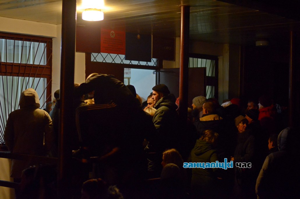 В Ганцевичах отправили последнюю партию новобранцев осеннего призыва к местам службы, 27 ноября 2019 года
