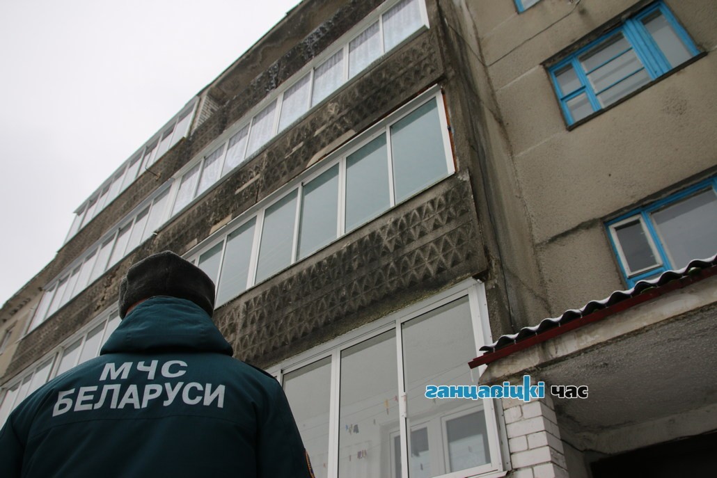 В Ганцевичах спецслужбы вскрыли двери квартиры в поисках пропавшего горожанина