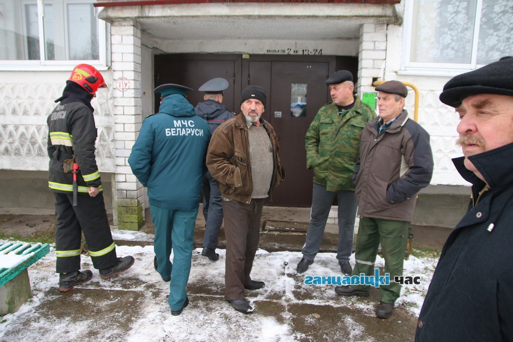 В Ганцевичах спецслужбы вскрыли двери квартиры в поисках пропавшего горожанина