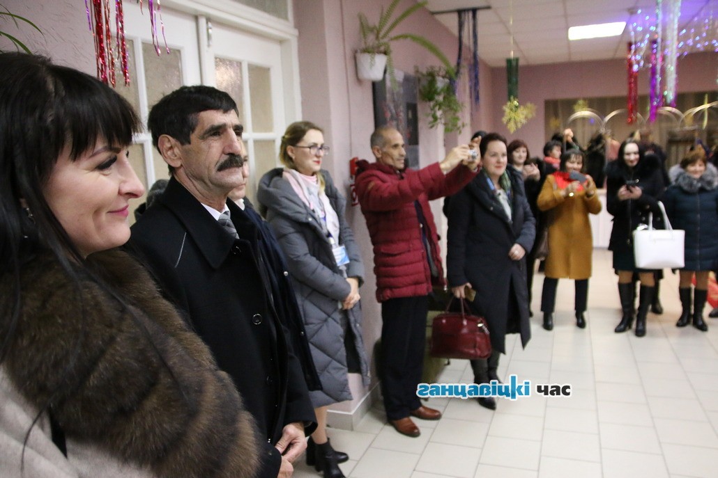 Молдаван в ганцевичском Доме культуры встречали словно президента