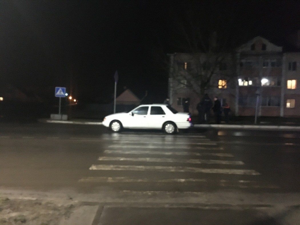 На пешеходном переходе в Ганцевичах автомобиль наехал на пожилую женщину