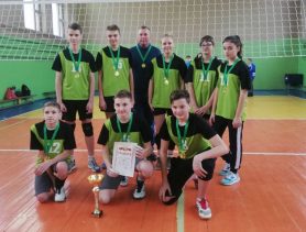 Волейболисты из средней школы №3 снова стали лучшими в районе