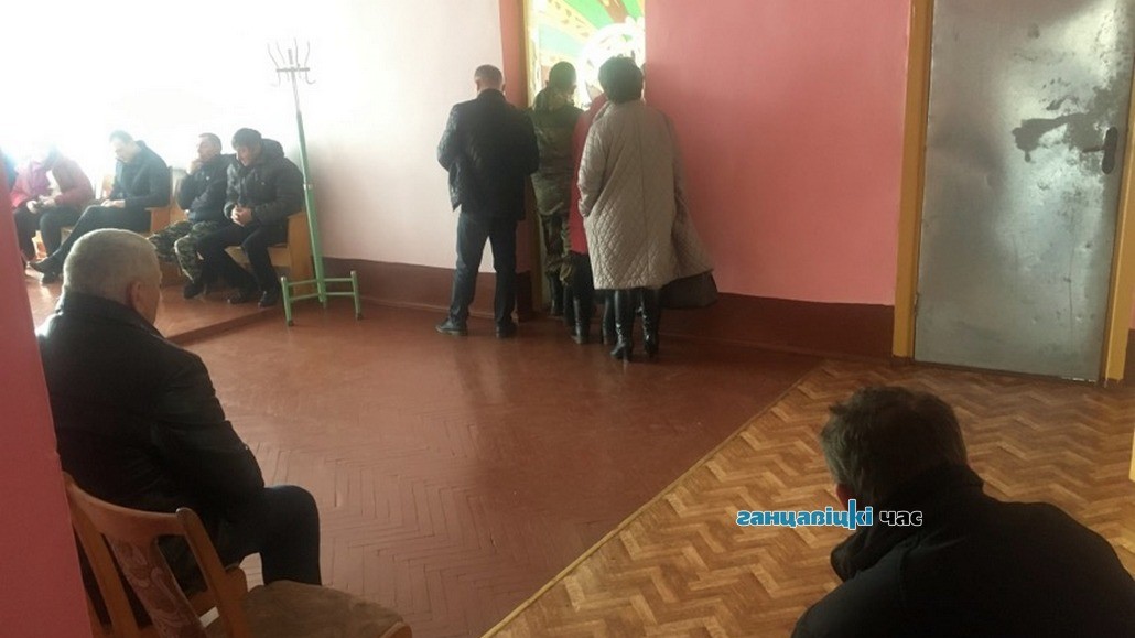 Собрание в ОАО «Любашево»: людей в хозяйстве мало, а места в зале не хватило
