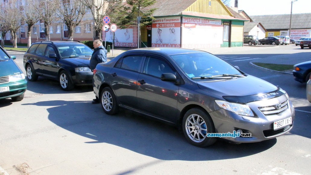 В Ганцевичах на улице Октябрьская «Audi» въехала в зад «Toyota»