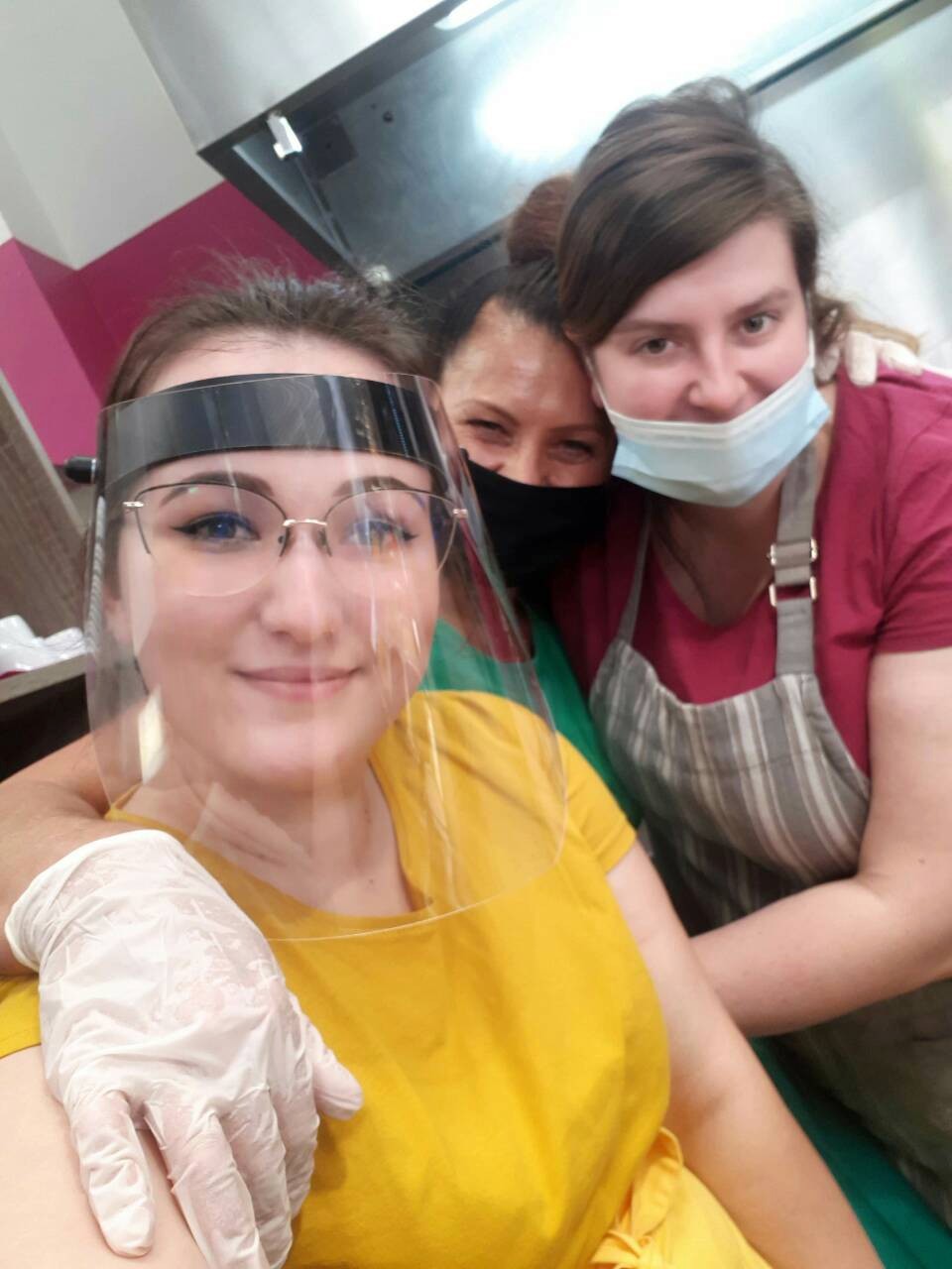 Янина с коллегами из ресторана