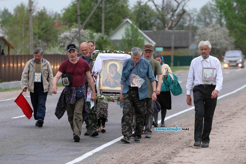 В Ганцевичах встретили участников Третьего Всебелорусского крестного хода