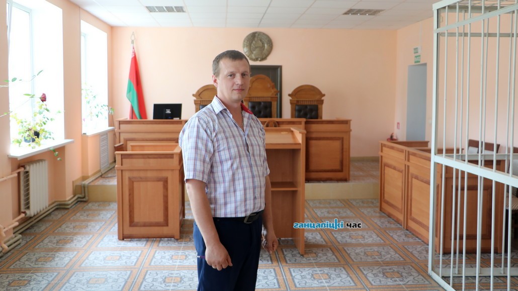 Дмитрий Бондарь в зале суда