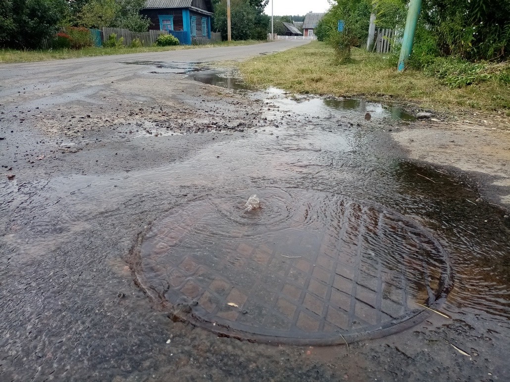 Перекресток улиц Коммунистическая и Пионерская в Ганцевичах.