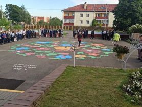 В Ганцевичах спасатели провели уроки безопасности и эвакуировали учителей и учащихся из школ