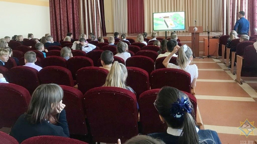 В Ганцевичах спасатели провели уроки безопасности и «отрепетировали» эвакуацию из школ